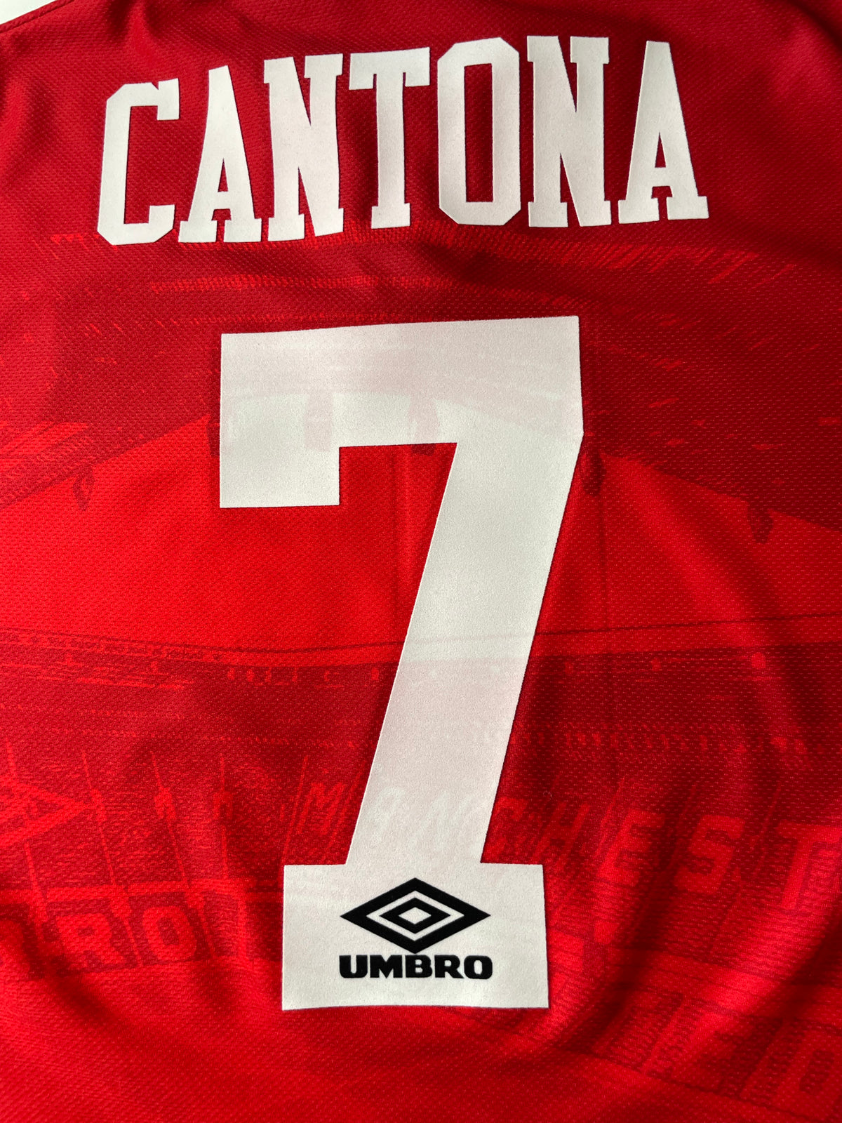 Manchester United 1994/95 Home Shirt – Eric Cantona #7 – Size M – Vintage Umbro Football Jersey