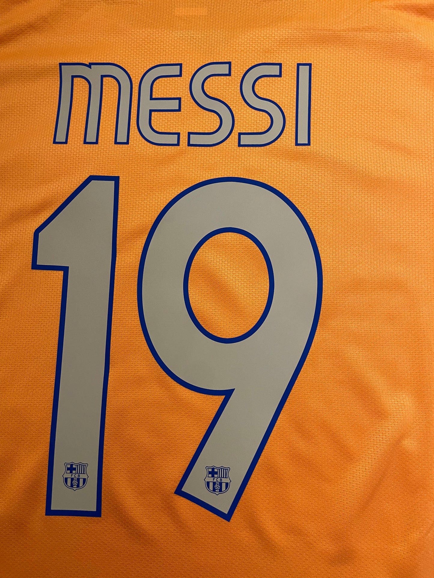 2006-08 Barcelona Away Shirt Messi