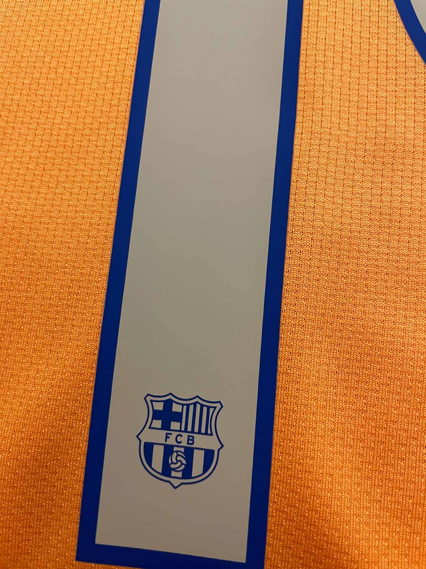 2006-08 Barcelona Away Shirt Messi