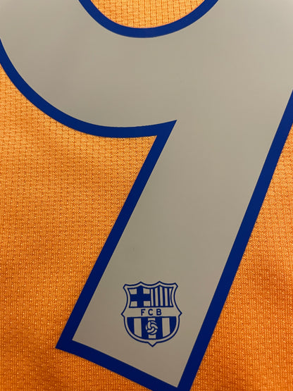 2006-08 Barcelona Away Shirt Messi