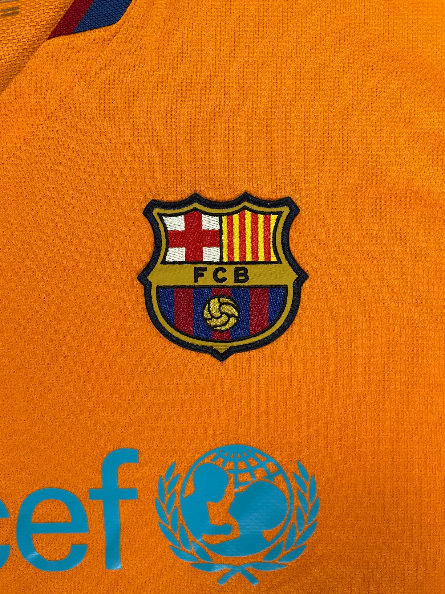 2006-08 Barcelona Away Shirt Messi