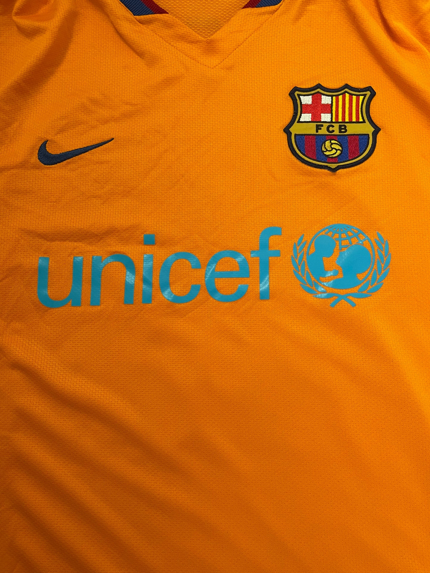 2006-08 Barcelona Away Shirt Messi